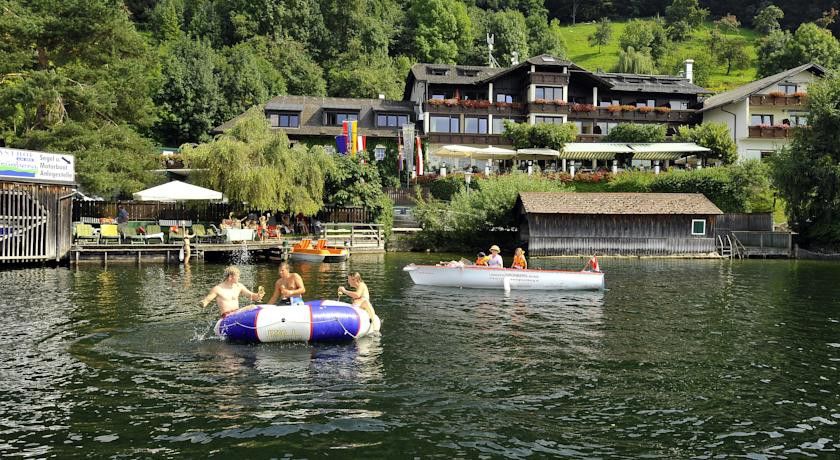 Landhotel Gruenberg Am See Gmunden Exterior photo